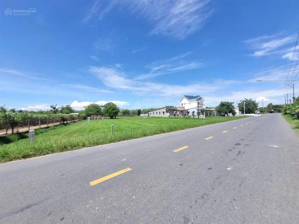 Chủ ngộp cần bán đất 350m2 gần ngay ngã tư nông trường giá 870 triệu