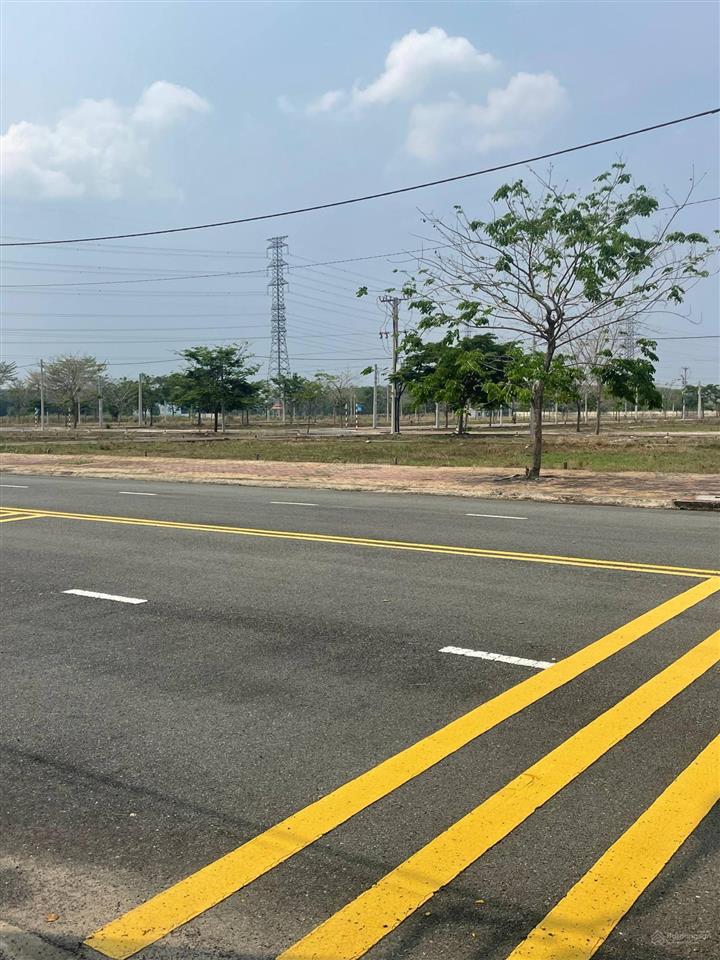 Bán đất tại quốc lộ 13, thị trấn lai uyên, 3,765 tỷ, 100m2, chính chủ uy tín