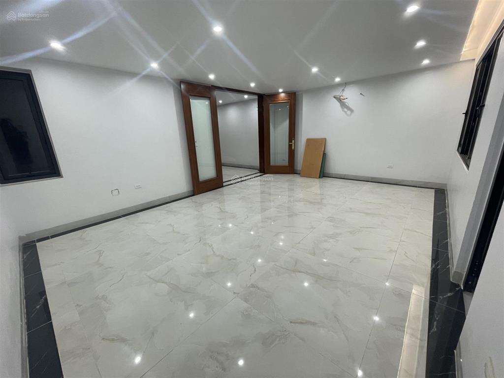 Nhà riêng, đẹp, cho thuê làm văn phòng công ty