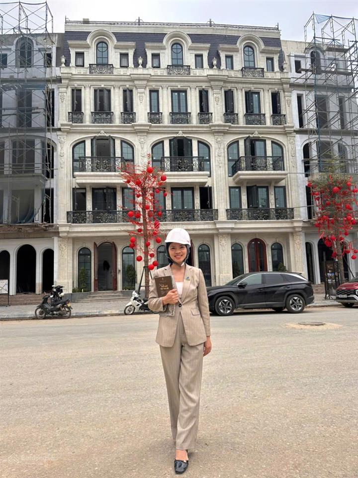 Bán gấp suất ngoại giao liền kề 50m2 noble palace tây thăng long  hoàng quốc việt nối dài 10 tỉ
