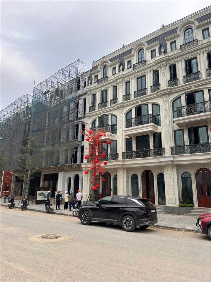 Bán gấp suất ngoại giao liền kề 50m2 noble palace tây thăng long  hoàng quốc việt nối dài 10 tỉ