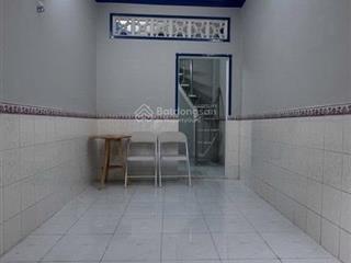 Bán nhà nhỏ , hẻm 2m, đường phạm hùng chánh hưng q8sát cầu chánh hưng giáp q5dt16m2(2tầng)