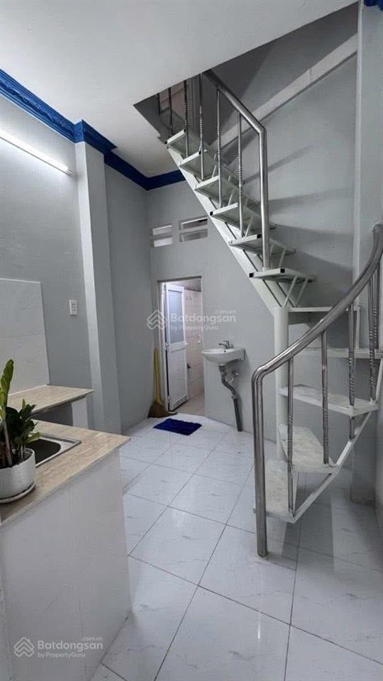 Bán nhà nhỏ , hẻm 2m, đường phạm hùng chánh hưng q8sát cầu chánh hưng giáp q5dt16m2(2tầng)