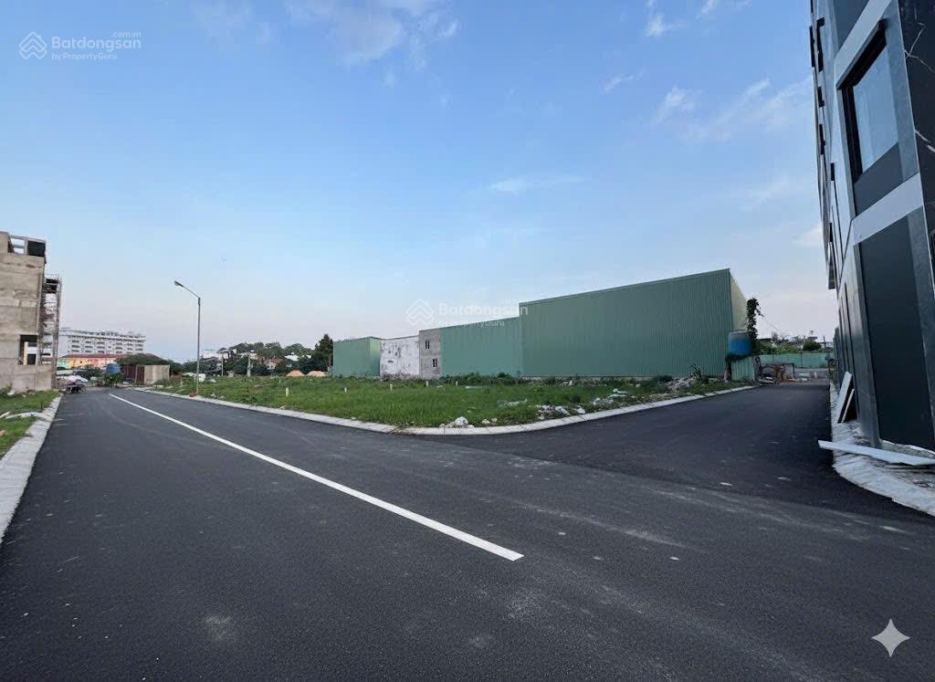 Bán đất kề metro 2, sổ riêng full thổ cư chỉ 3tỷ2  đường nhựa lớn oto tránh, p. tam bình