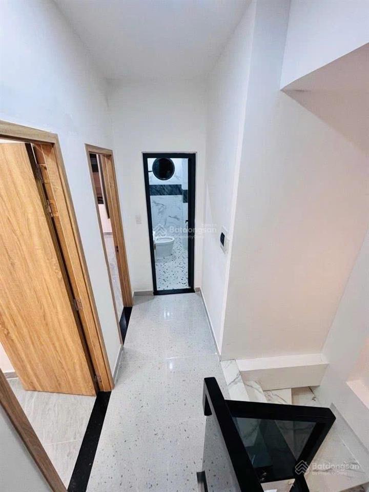 Bán nhà riêng tại phan văn trị, 2,47 tỷ, 12m2, 4pn, 2wc, chính chủ
