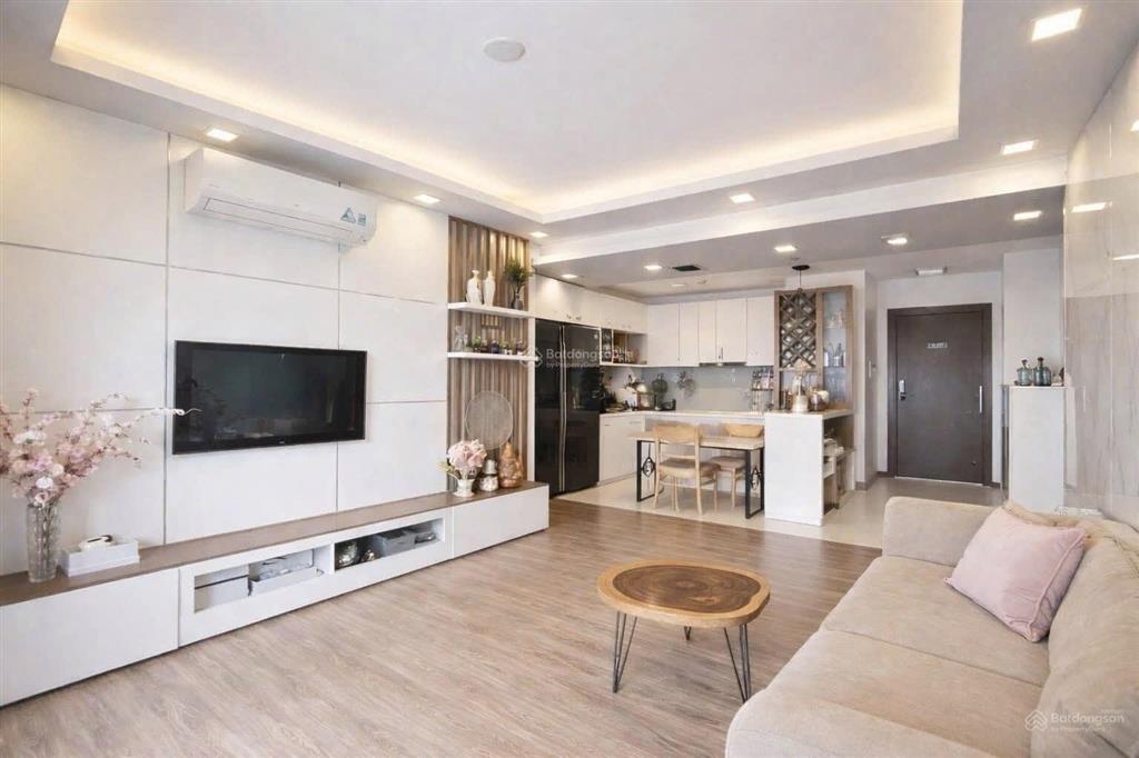 Sổ hồng riêng  bán căn góc 3pn 103m2, hướng đông nam mát mẻ + view landmark 81. nhà đẹp như hình