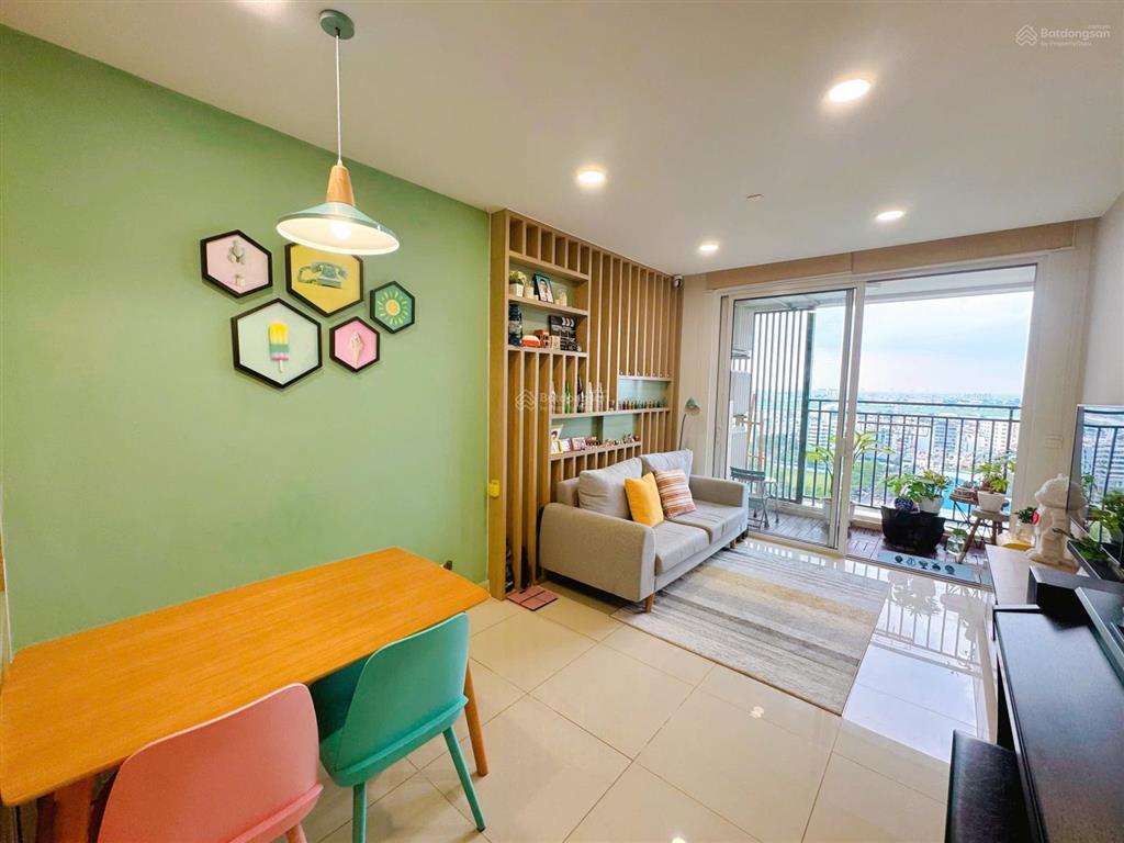 Bán căn 2pn 68m2  full nội thất nhà đẹp  tầng cao + view ngắm công viên + sân bay cực đẹp