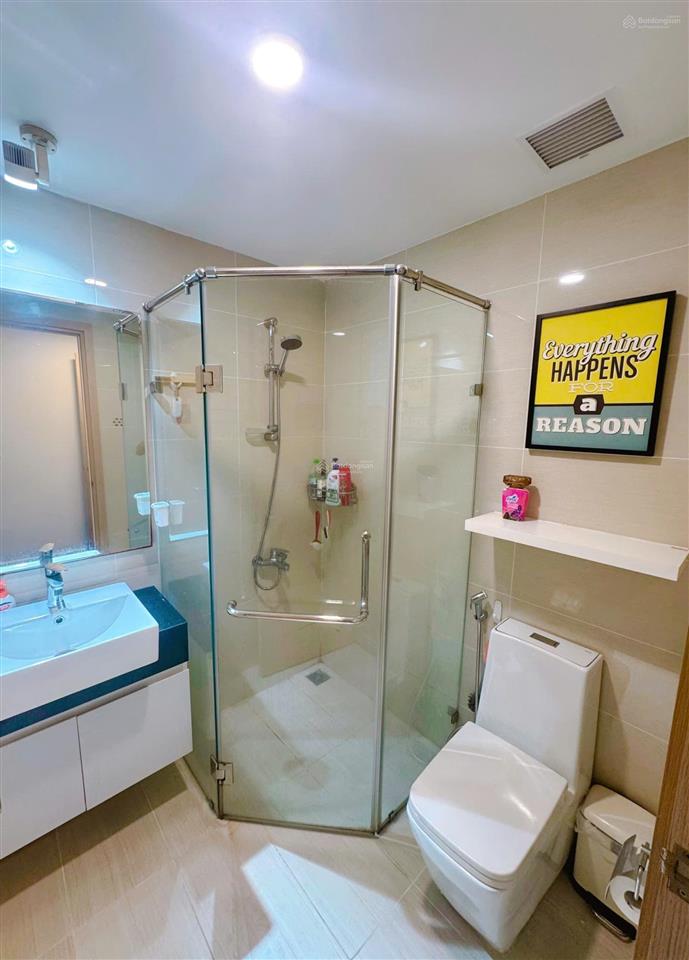 Bán căn 2pn 68m2  full nội thất nhà đẹp  tầng cao + view ngắm công viên + sân bay cực đẹp