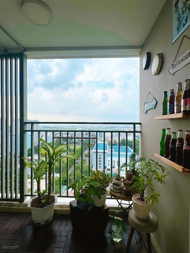Bán căn 2pn 68m2  full nội thất nhà đẹp  tầng cao + view ngắm công viên + sân bay cực đẹp