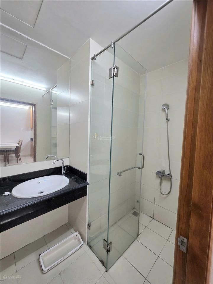 Bán căn 2pn+1wc 57m2 tại the botanica (phổ quang)  tầng cao + hướng đông view landmark 81