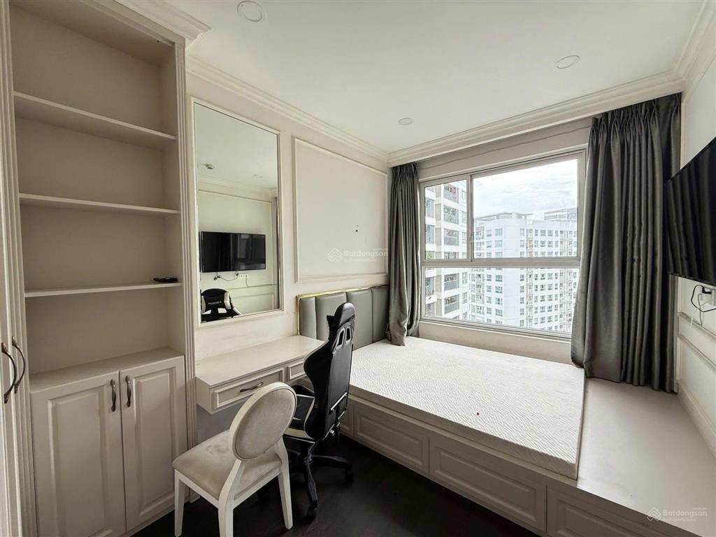 Hot! hạ giá bán căn 3pn+2wc 103m2 view đông nội khu cực đẹp. sẵn nội thất đầu tư để ở
