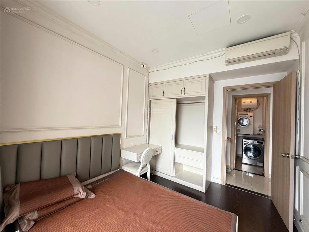 Hot! hạ giá bán căn 3pn+2wc 103m2 view đông nội khu cực đẹp. sẵn nội thất đầu tư để ở