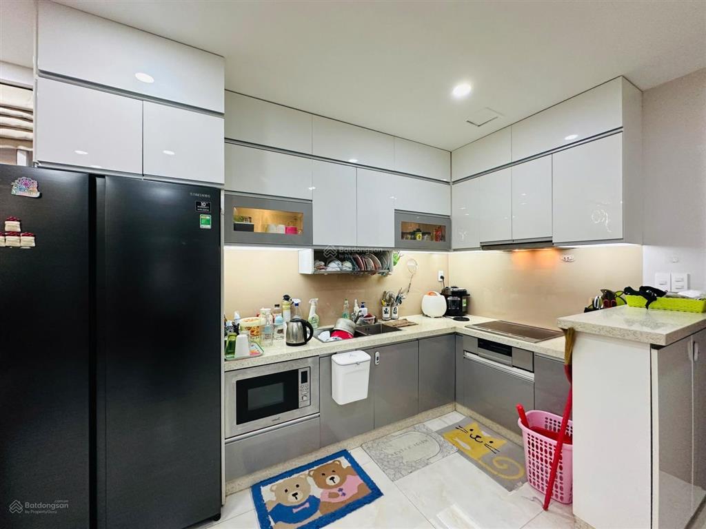 Hạ giá căn góc 73m2  2pn+2wc  full nội thất như hình. cửa nam, view bắc + sẵn hđ thuê linh động