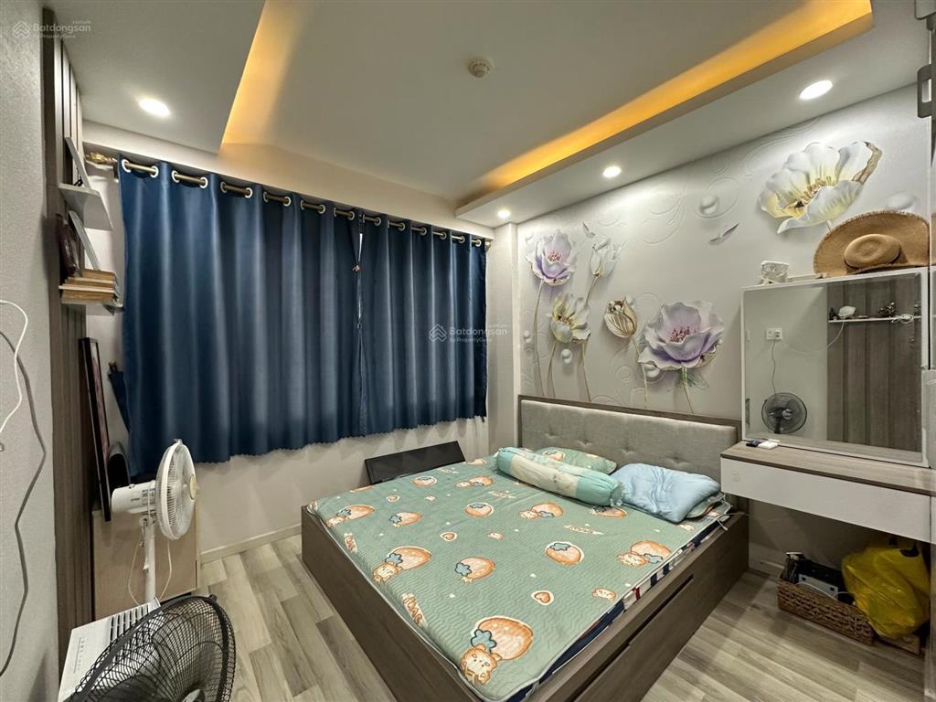 Hạ giá căn góc 73m2  2pn+2wc  full nội thất như hình. cửa nam, view bắc + sẵn hđ thuê linh động