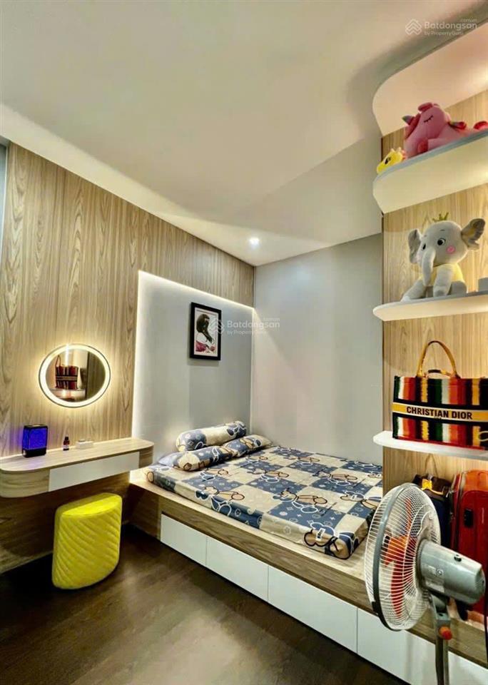 Chỉ 5,64 tỷ cho căn 2pn 68m2 tầng cao + ban công hướng nam mát mẻ  sẵn đầy đủ nội thất
