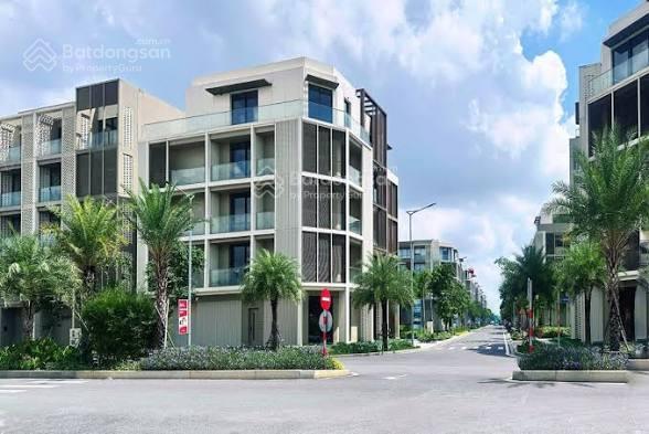 Bán shophouse giai đoạn 1 tại soho  the global city chỉ từ 35 tỷ.  0909 024 ***