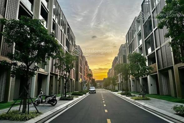 Bán shophouse giai đoạn 1 tại soho  the global city chỉ từ 35 tỷ.  0909 024 ***