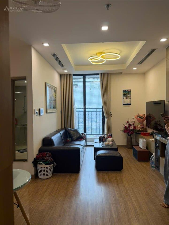 Chuyển sang căn rộng hơn, bán căn góc 2n2vs tòa g3 green bay. full đồ. giá 5.7 tỷ
