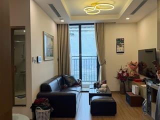 Chuyển sang căn rộng hơn, bán căn góc 2n2vs tòa g3 green bay. full đồ. giá 5.7 tỷ