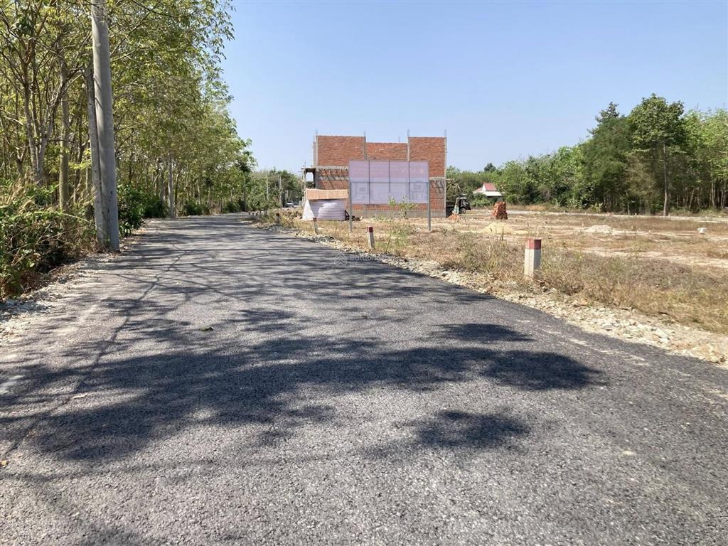 Ngộp tiền ngân hàng chính chủ bán nhanh lô đất đẹp gần cổng chào tây ninh