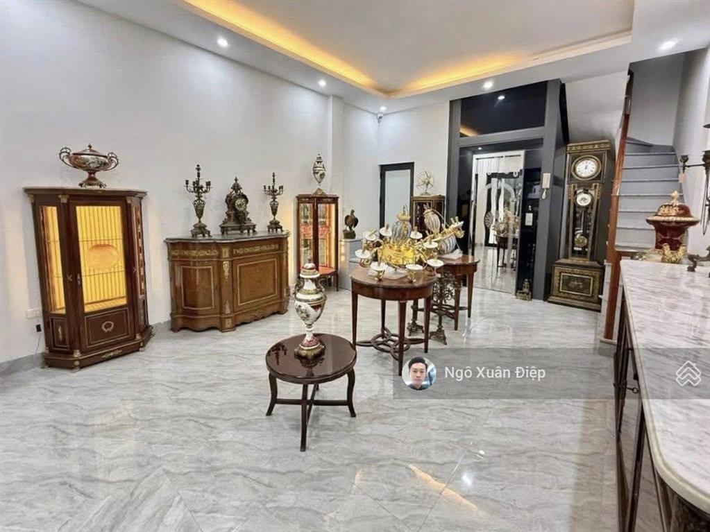 Bán nhà huỳnh thị hai q12  gần 50m2  hẻm xe hơi  nhà đẹp ở ngay  giá chưa đến 3 tỷ