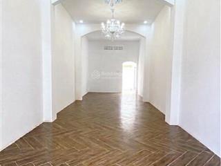 Cho kd shop bán phụ kiện, shop váy, make up, khách nga, hàn ở lâu dài (ko nước nôi, giặt ủi)