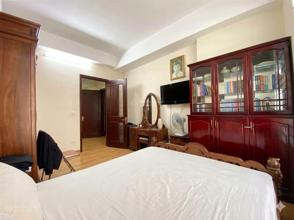 Bán căn chung cư lô góc phố lạc long quân, view trọn hồ tây, 102m x 3pn, sổ đỏ lâu dài, nhỉnh 9 tỷ