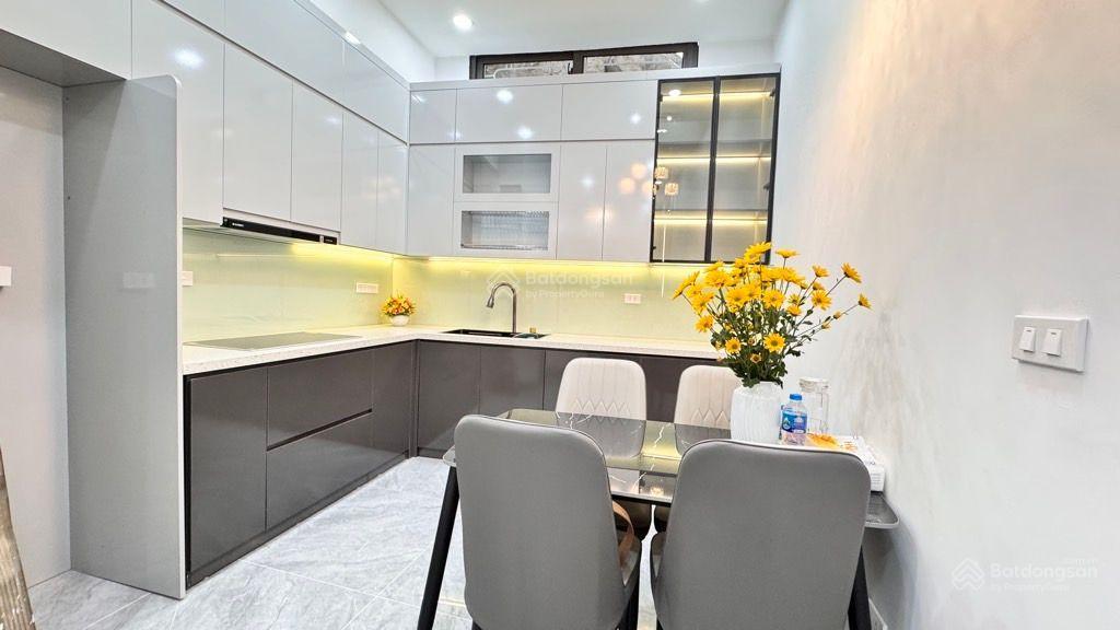 Chỉ 9,3 tỷ có nhà 35m2x5t, 5 ngủ, phố nguyễn công hoan  làng xóm vin giảng võ, tặng full nội thất