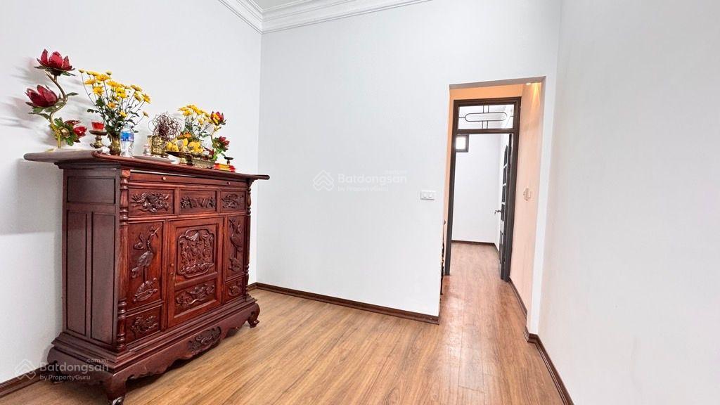 Chỉ 9,3 tỷ có nhà 35m2x5t, 5 ngủ, phố nguyễn công hoan  làng xóm vin giảng võ, tặng full nội thất