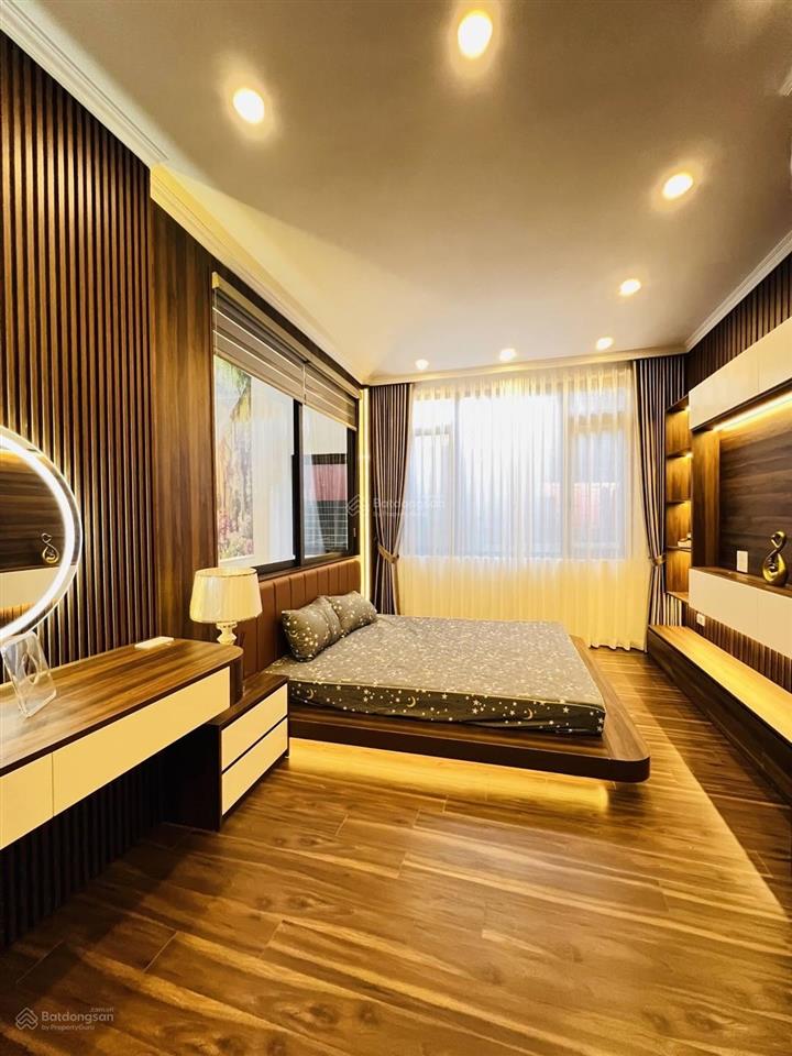 Bán nhà phố ngọc khánh  ba đình  6 tầng thang máy 3 mặt thoáng view lotte  tặng full nội thất