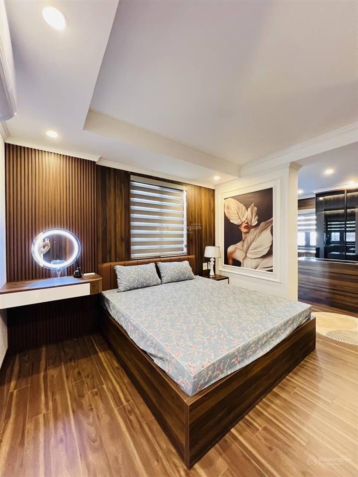 Bán nhà phố ngọc khánh  ba đình  6 tầng thang máy 3 mặt thoáng view lotte  tặng full nội thất