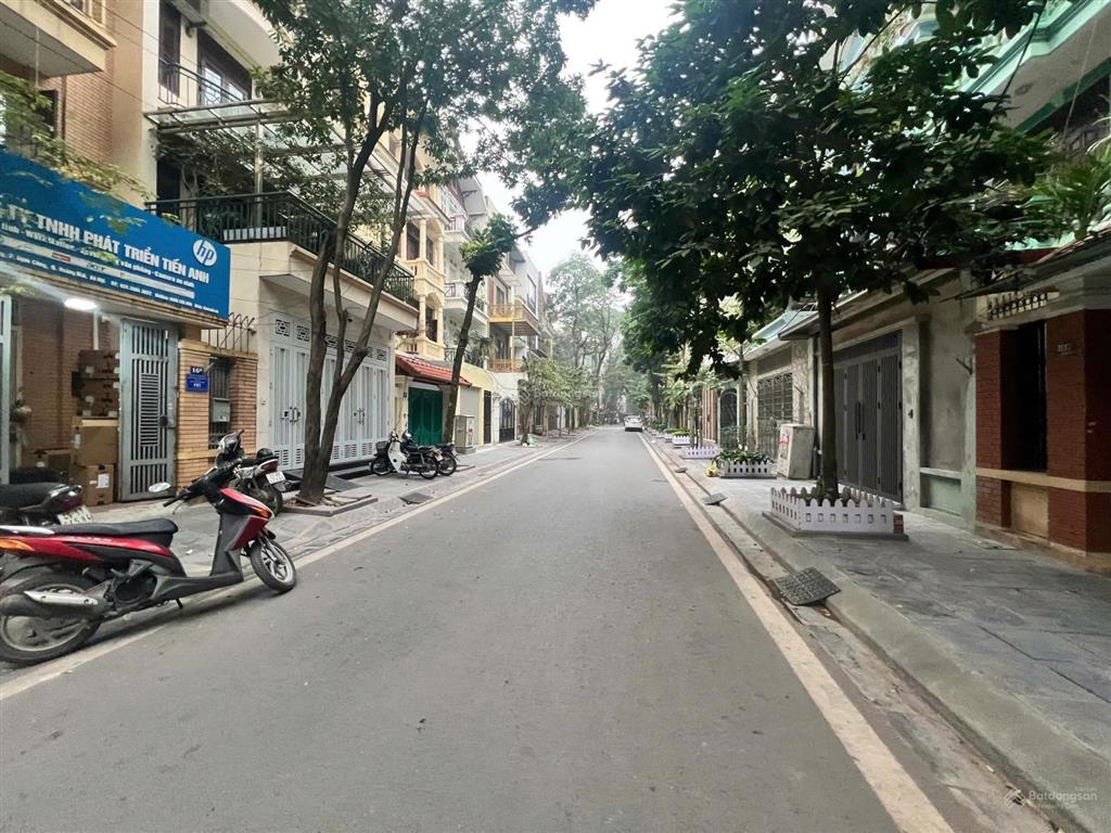 Chính chủ cần bán nhà liền kề khu đô thị mới định công. dt 87m2 x 4 tầng, đường 13m. vị trí đẹp