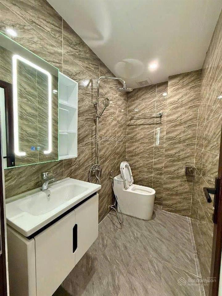 Hiếm có! phố lê trọng tấn, ô tô đỗ cửa,20m ra phố, sân xe riêng, nhà mới đẹp ở luôn, dt 35m2x5t