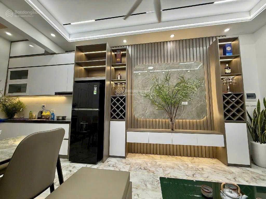 Hiếm có! phố lê trọng tấn, ô tô đỗ cửa,20m ra phố, sân xe riêng, nhà mới đẹp ở luôn, dt 35m2x5t