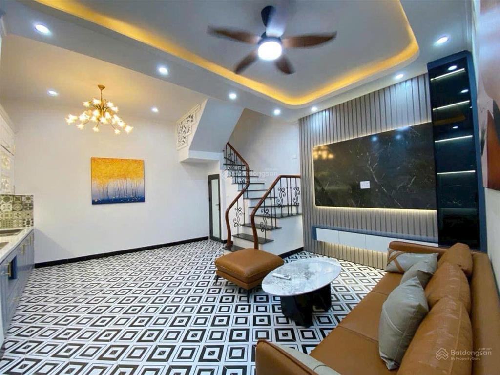 Phải thật nhanh! nhà bùi xương trạch, ba bước ra phố, cách ô tô 10m, sân xe riêng, thoáng trước sau