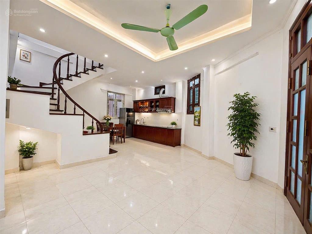Bán gấp nhà mặt ngõ lê trọng tấn, ô tô đỗ cửa, dân xây, trc nhà 5 mét, 34m2x 5t