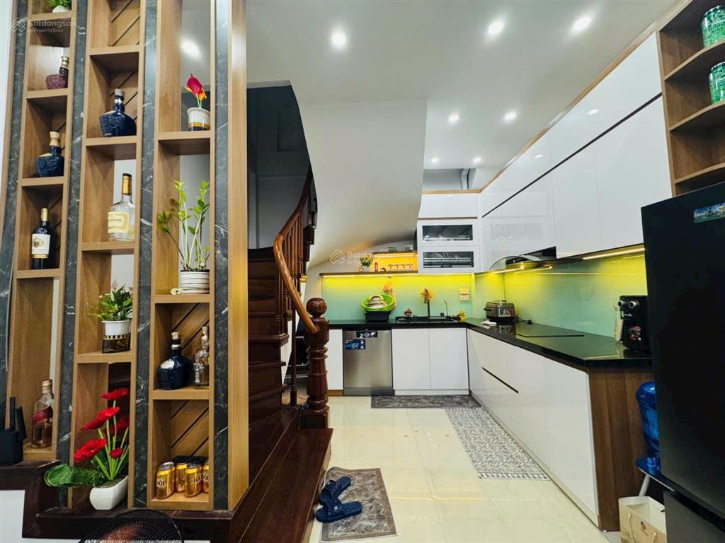 Hiếm lắm! vũ tông phan, 20m ra phố, ngõ ba gác tránh, bãi xe cạnh nhà, hai thoáng dt 34m2x5t