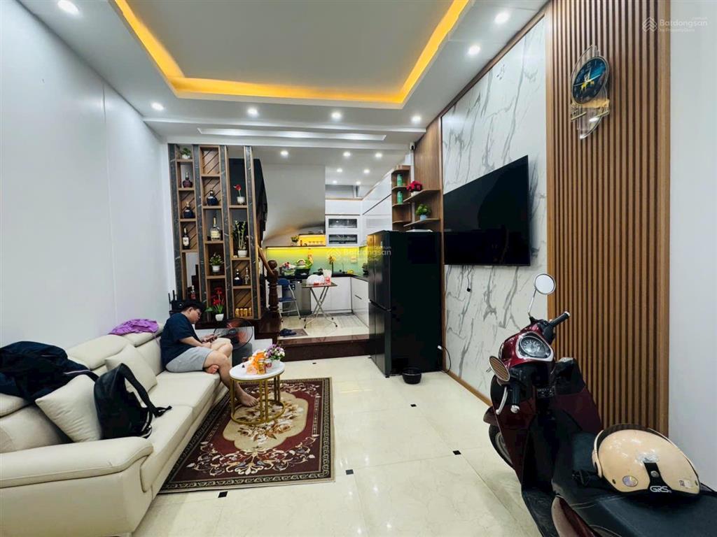 Hiếm lắm! vũ tông phan, 20m ra phố, ngõ ba gác tránh, bãi xe cạnh nhà, hai thoáng dt 34m2x5t