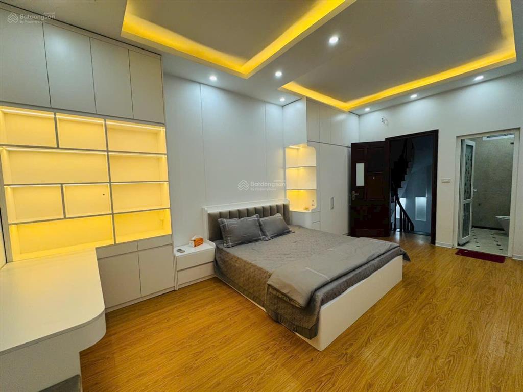 Hiếm lắm! vũ tông phan, 20m ra phố, ngõ ba gác tránh, bãi xe cạnh nhà, hai thoáng dt 34m2x5t