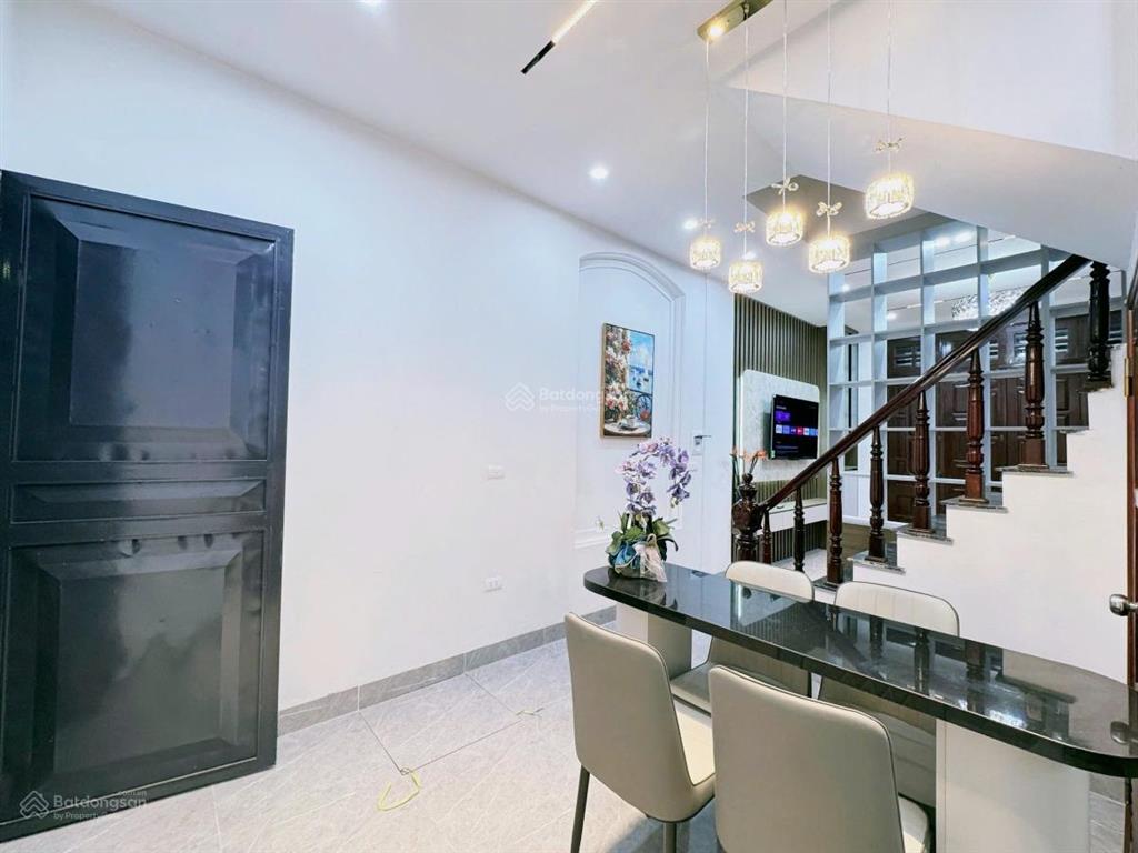 Gấp lắm rồi! chủ thiện chí bán nhà vũ tông phan, 20m ra ô tô, ngõ ba gác tránh, hai thoáng, dân xây