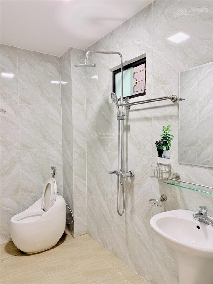 Bán nhà vũ tông phan, 20m ra phố, ngõ 3 gác tránh, dân xây, hai thoáng, có ban công, ko qh