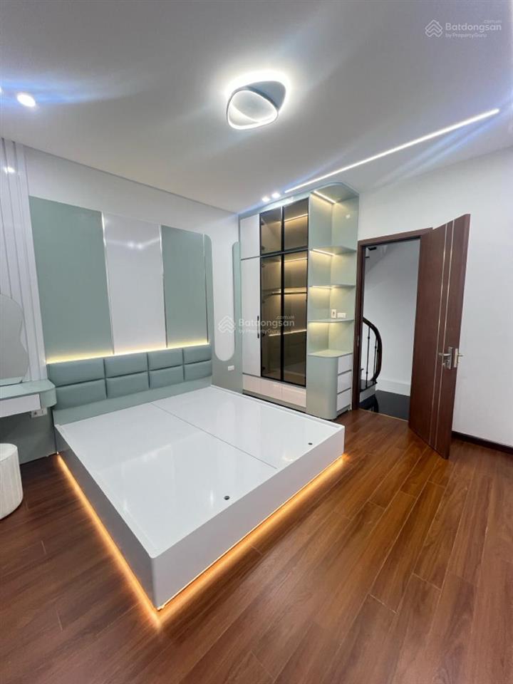 Chủ mót bán! nhà đẹp bùi xương trạch, 30m ra phố, ngõ thẳng tắp, ô tô đỗ cổng, hai thoáng, 33m2x5t