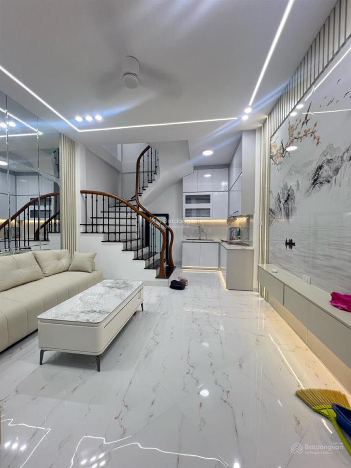 Chủ mót bán! nhà đẹp bùi xương trạch, 30m ra phố, ngõ thẳng tắp, ô tô đỗ cổng, hai thoáng, 33m2x5t