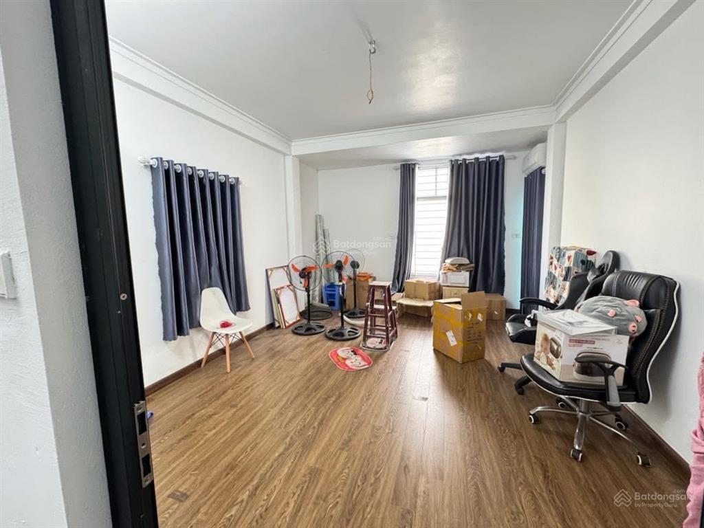 Bán gấp nhà nguyễn lân, 20m ra phố, ngõ ô tô tránh, 41m2x5t, hai thoáng trước sau, ko qh