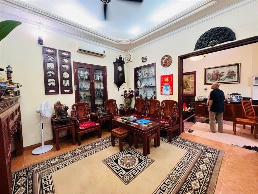 Bán nhà khu quân đội vương thừa vũ, ô tô đỗ cổng, dân xây hai thoáng, full đồ, ở ngay, giá tốt