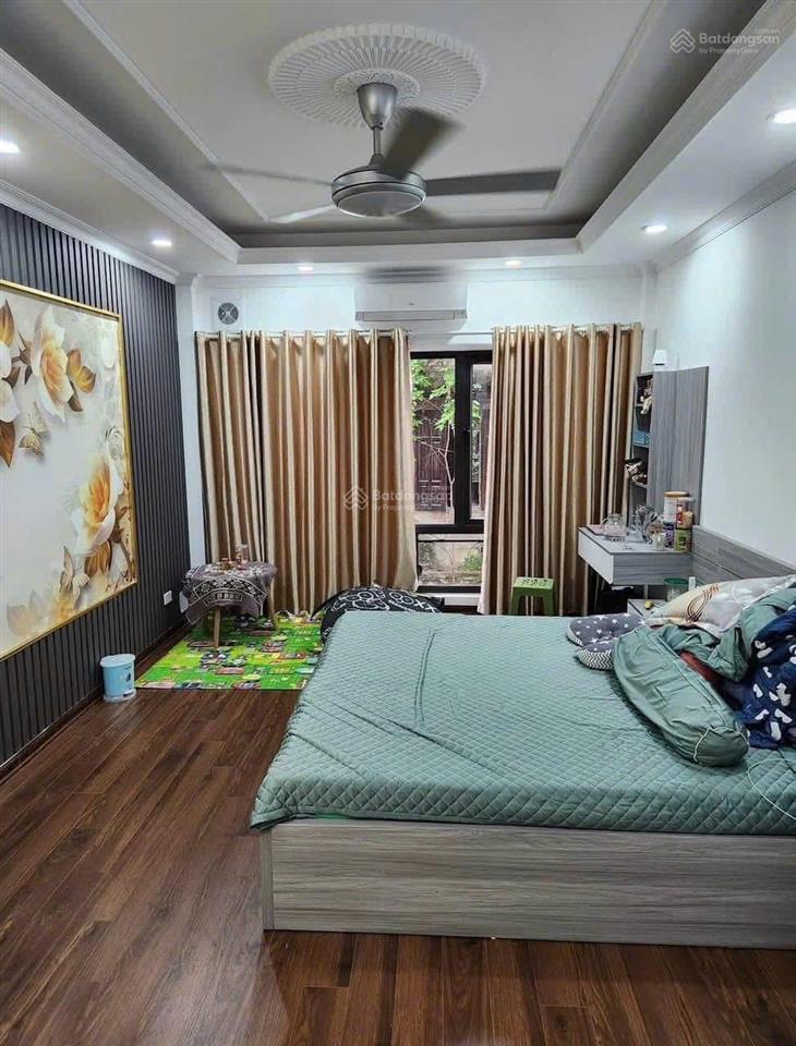Phố lê trọng tấn, ô tô đỗ cửa,20m ra phố, sân xe riêng, lô góc 2 mặt ngõ, nhà mới ở ngay