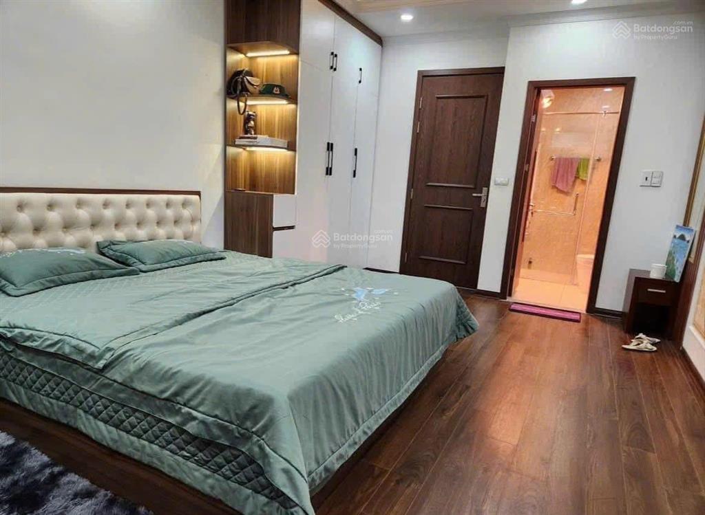 Phố lê trọng tấn, ô tô đỗ cửa,20m ra phố, sân xe riêng, lô góc 2 mặt ngõ, nhà mới ở ngay