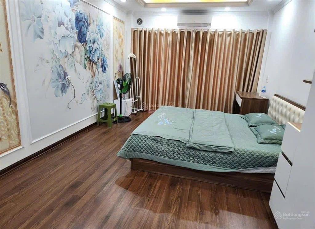 Phố lê trọng tấn, ô tô đỗ cửa,20m ra phố, sân xe riêng, lô góc 2 mặt ngõ, nhà mới ở ngay