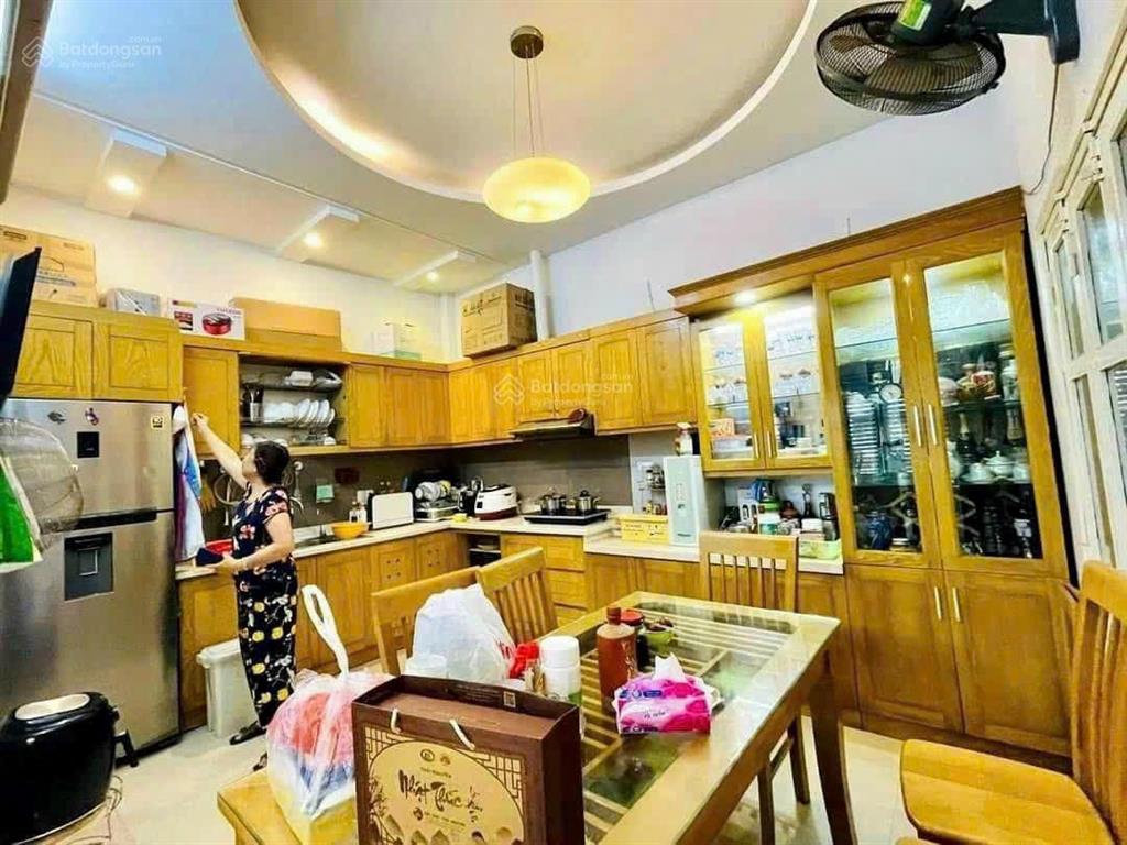 Bán gấp nhà nguyễn viết xuân, ô tô đỗ cổng, 30m ra phố, dân xây kiên cố, sđcc, ko qh