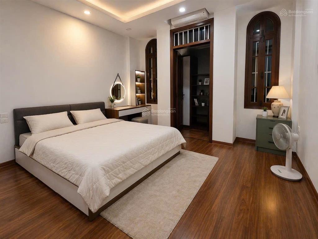 Bán gấp nhà mặt ngõ nguyễn ngọc nại, ô tô đỗ cổng, dân xây, 30m ra phố, hai mặt thoáng, ko qh